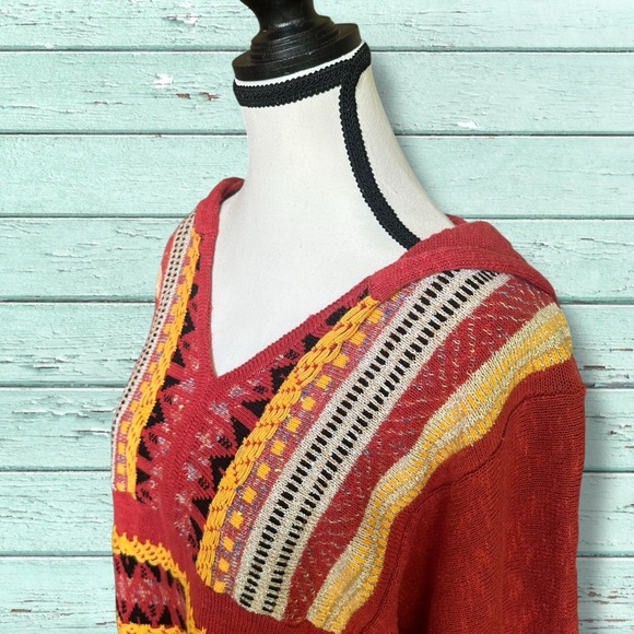 Easel Crimson Hooded Knit Sweater - Picture 5 of 16